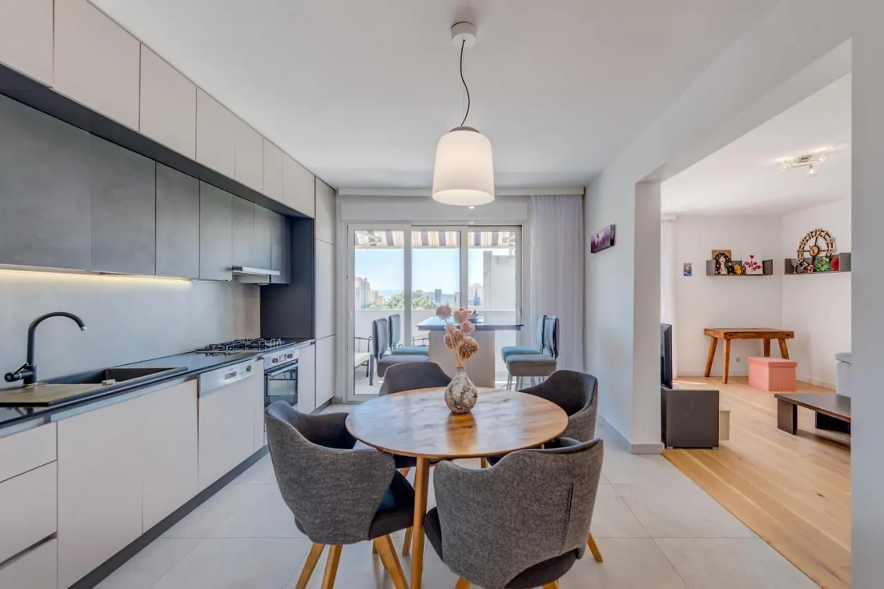 Modern 90 M2 Apt With Balcony W The Sea View contacts