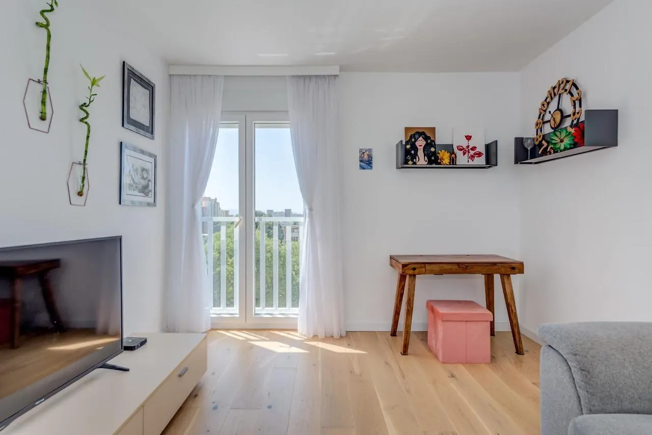 Modern 90 M2 Apt With Balcony W The Sea View Split