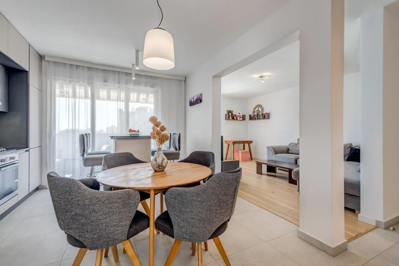 Modern 90 M2 Apt With Balcony W The Sea View Split
