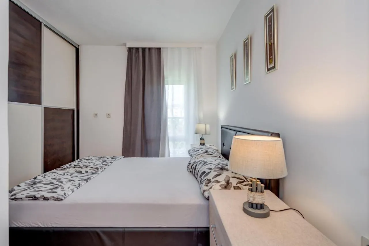 Modern 90 M2 Apt With Balcony W The Sea View Split