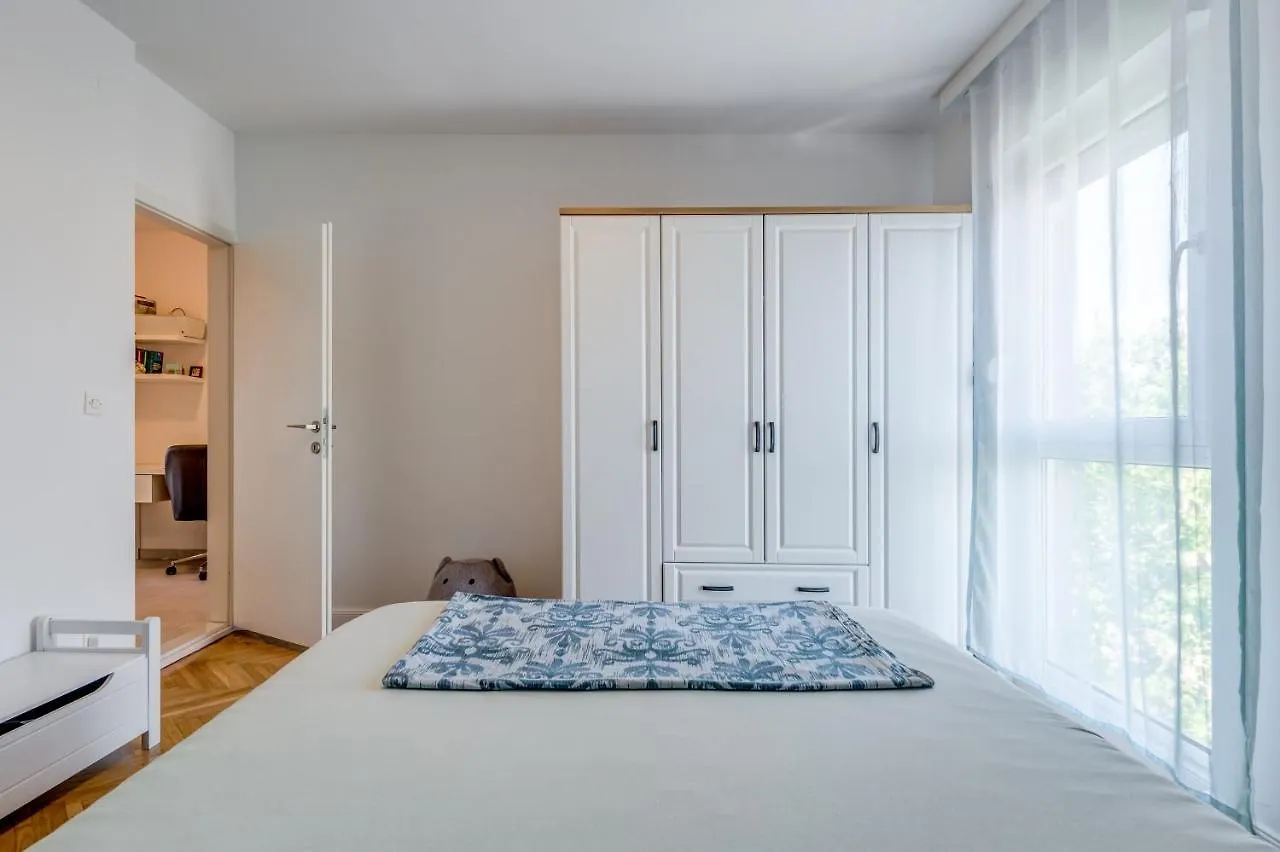 Modern 90 M2 Apt With Balcony W The Sea View Split Apartment
